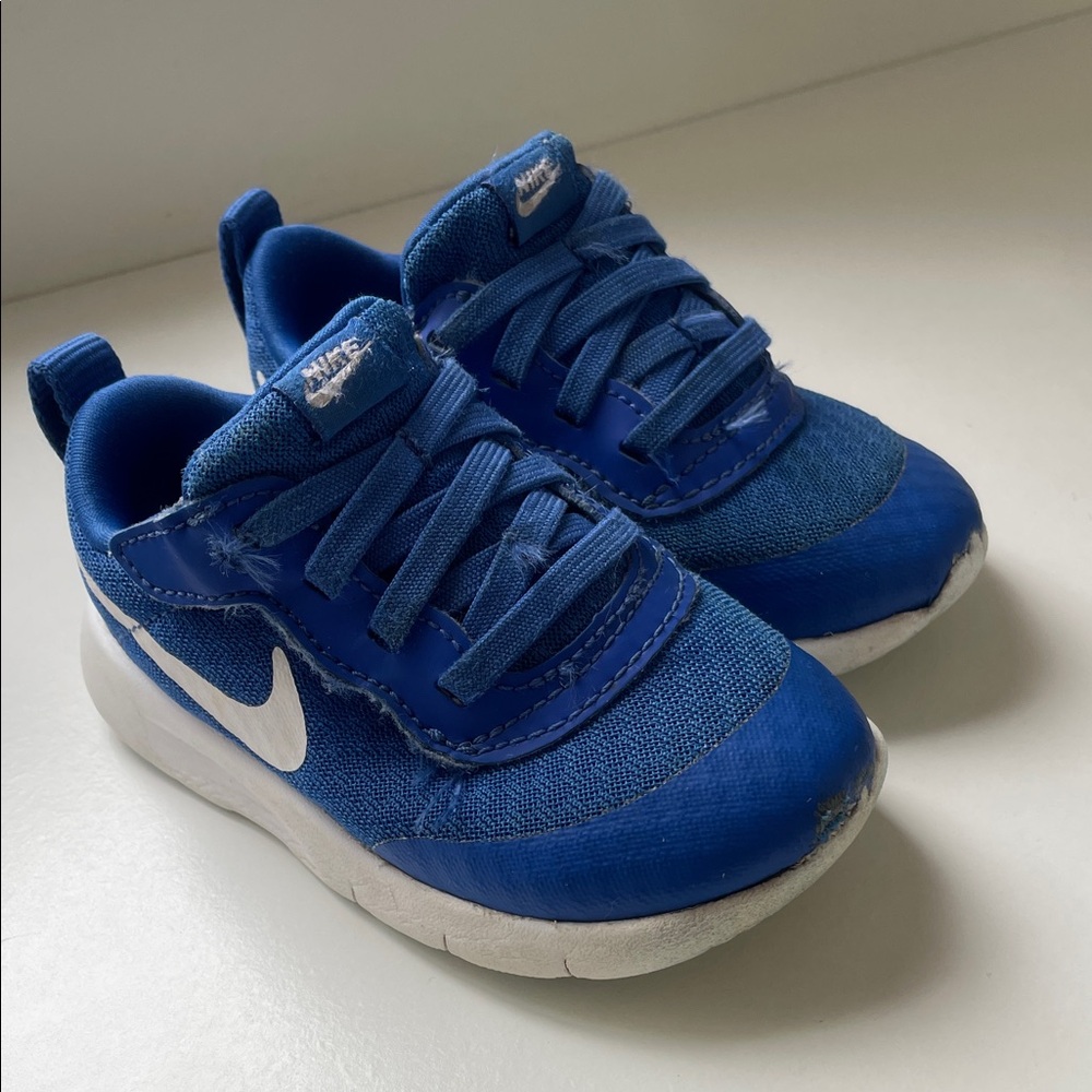 Nike todder Sneakers kid us size 7